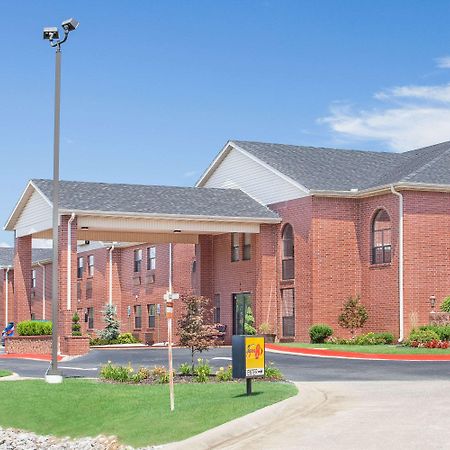 Super 8 By Wyndham Lowell/Bentonville/Rogers Area Bagian luar foto