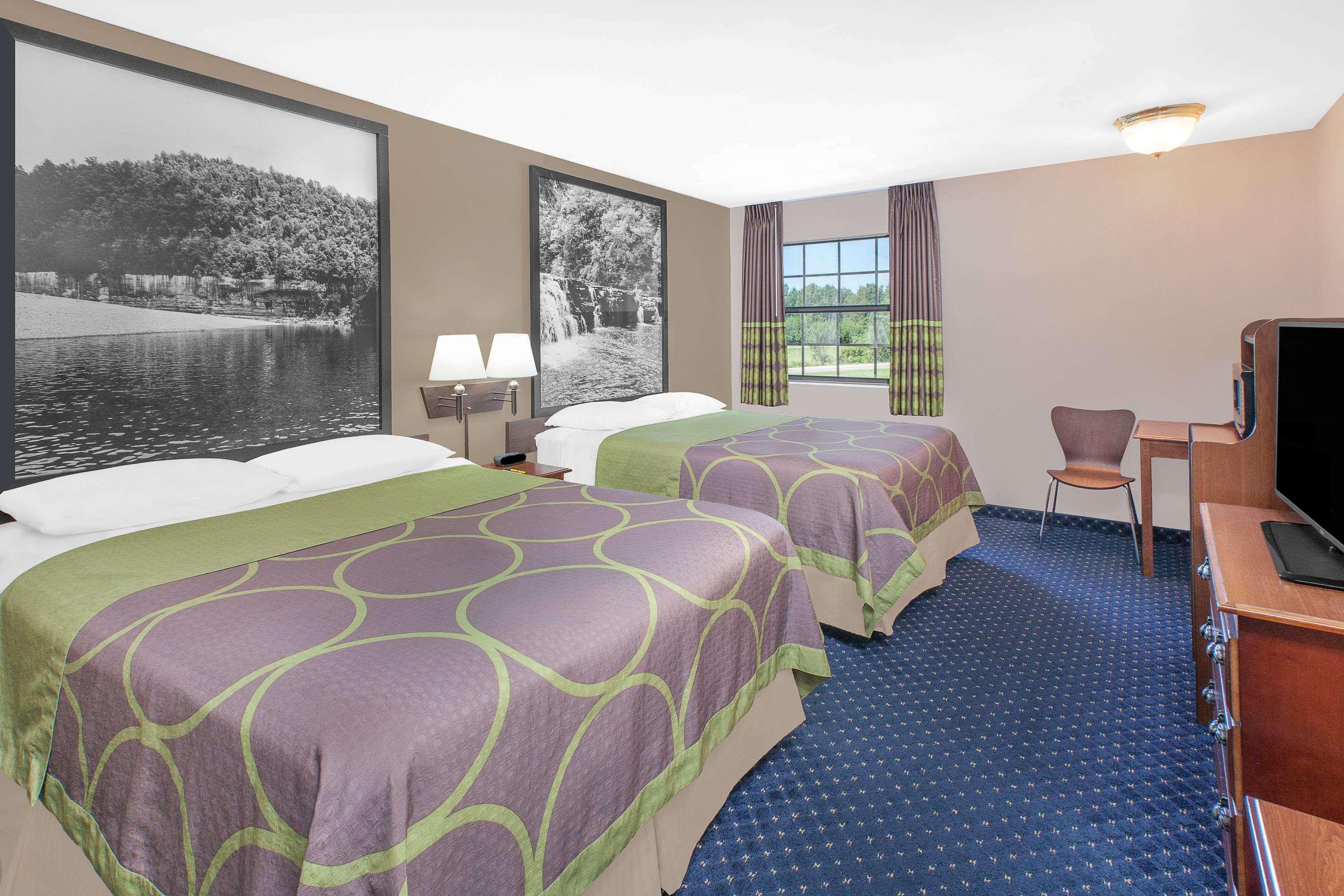 Super 8 By Wyndham Lowell/Bentonville/Rogers Area Bagian luar foto