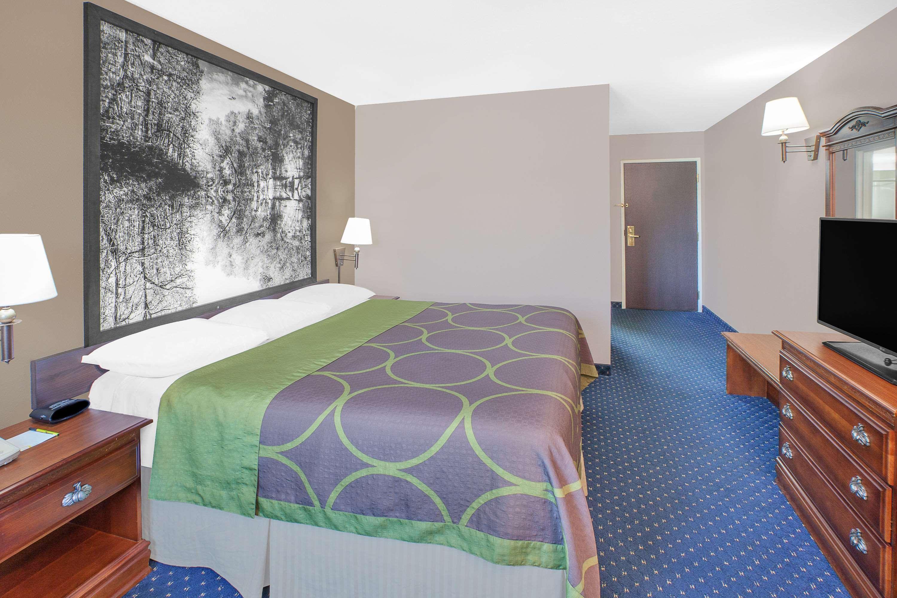 Super 8 By Wyndham Lowell/Bentonville/Rogers Area Bagian luar foto